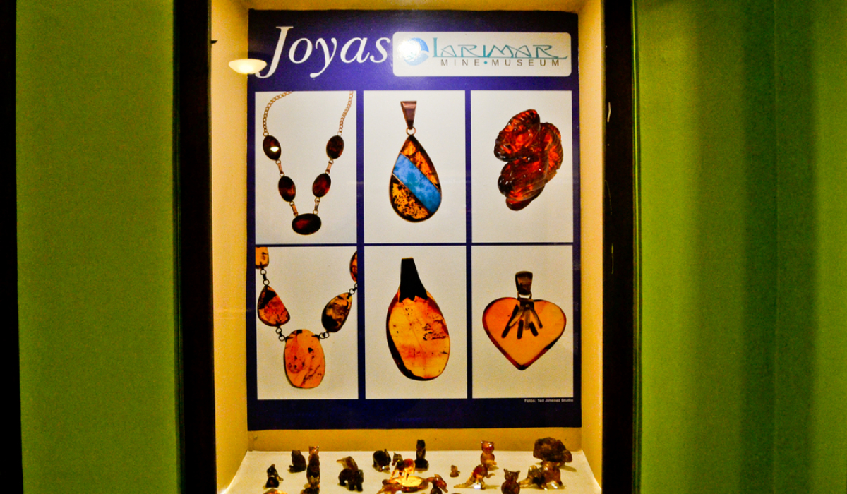 Amber Exhibit at Amber Museum in Puerto Plata - Marysol Tours - Puerto Plata City Tour
