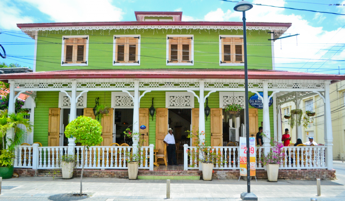 Victorian houses and businesses at the Central Park in Puerto Plata - Marysol Tours - Puerto Plata City Tour